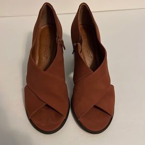 Size 7 Bernardo high heel sandals